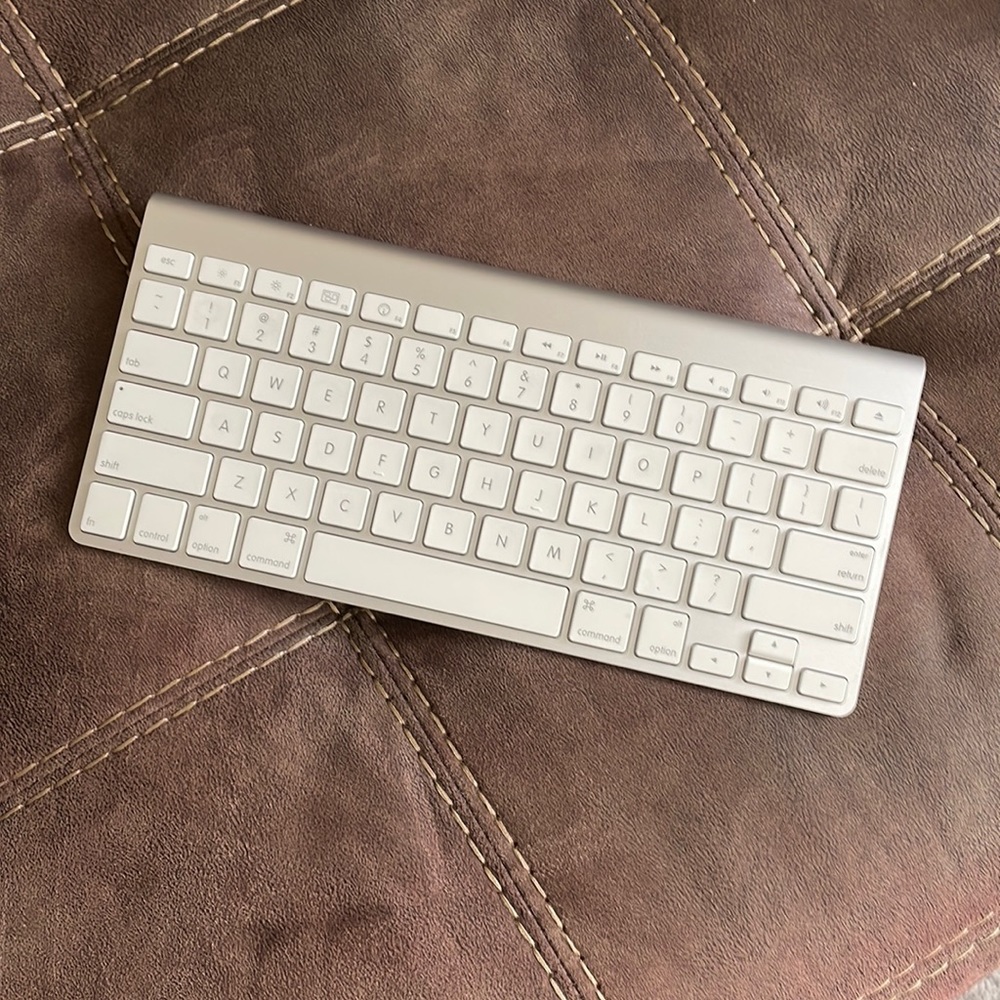 COPY - 🍏Apple BT Keyboard🍏